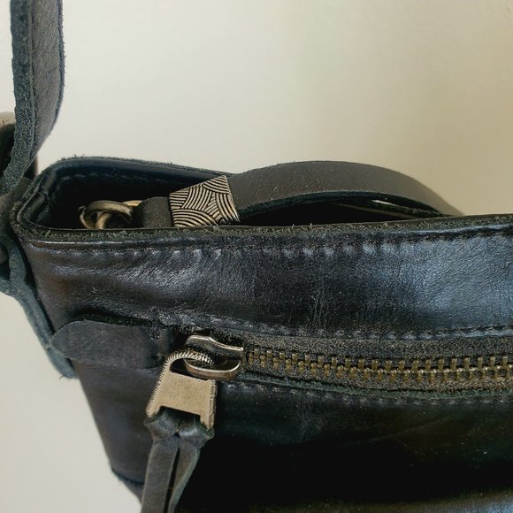 THE SAK Ventura Vintage Finish Crossbody Bag - Picture 7 of 7